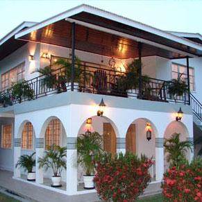 ARNoS VALE VACATIoN APARTMENTS 